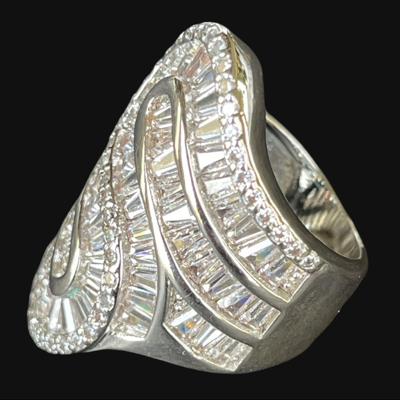 The Quytery Swarovski .925 Silver Ring - Picture 4 of 11